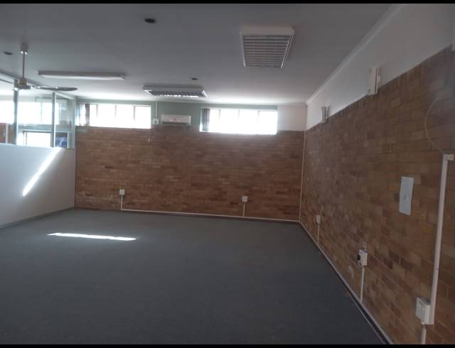 348M² BUILDING TO LET IN APEX